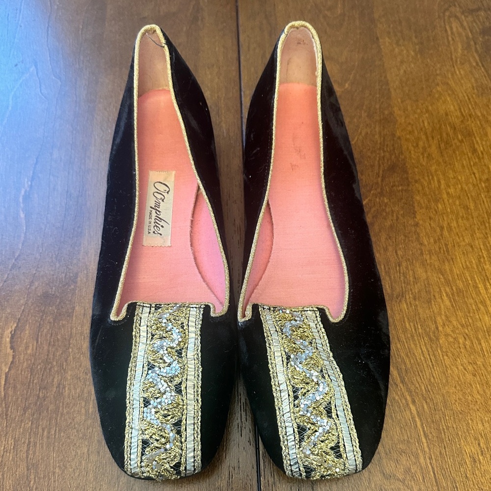 Oomphies Black and Gold Embellished Flats